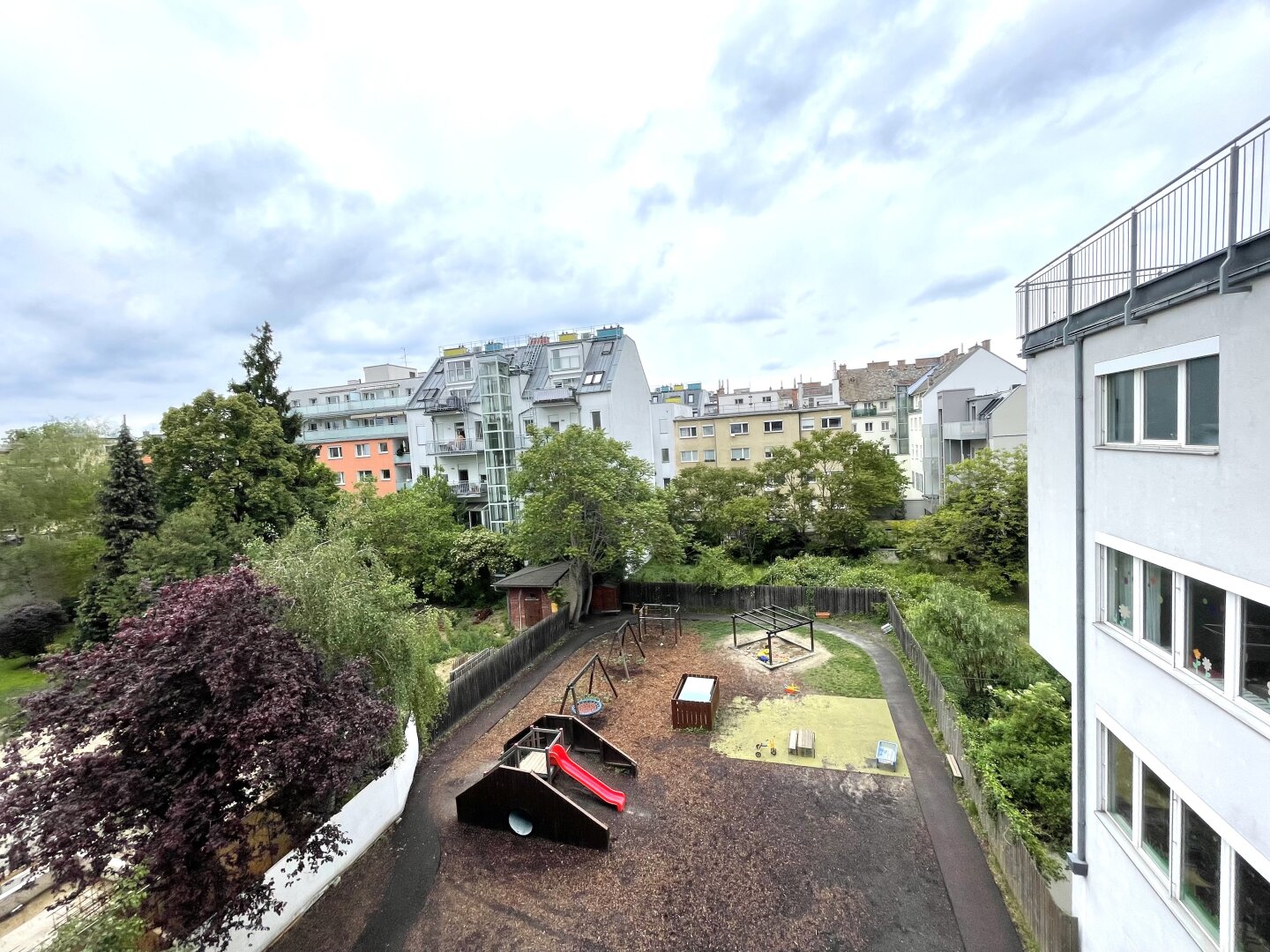 1-Zimmer mit grosser Terrasse - Nähe WÄHRINGER STRASSE!