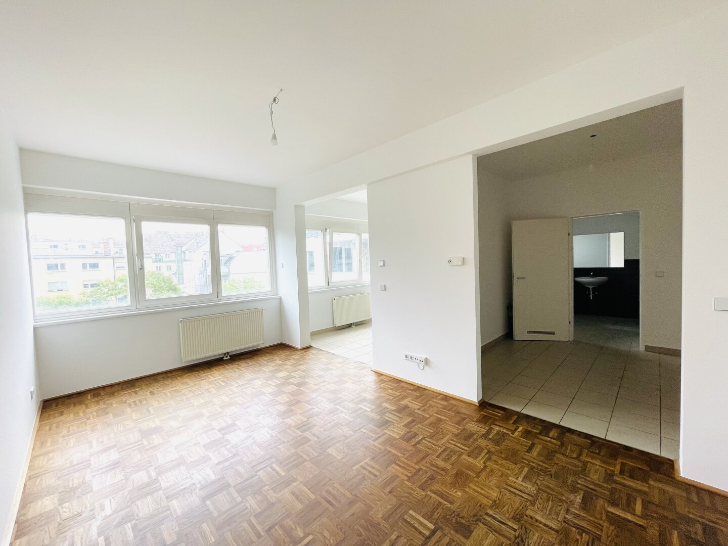 2-Zimmer  mit Loggia Nähe WÄHRINGER STRASSE!