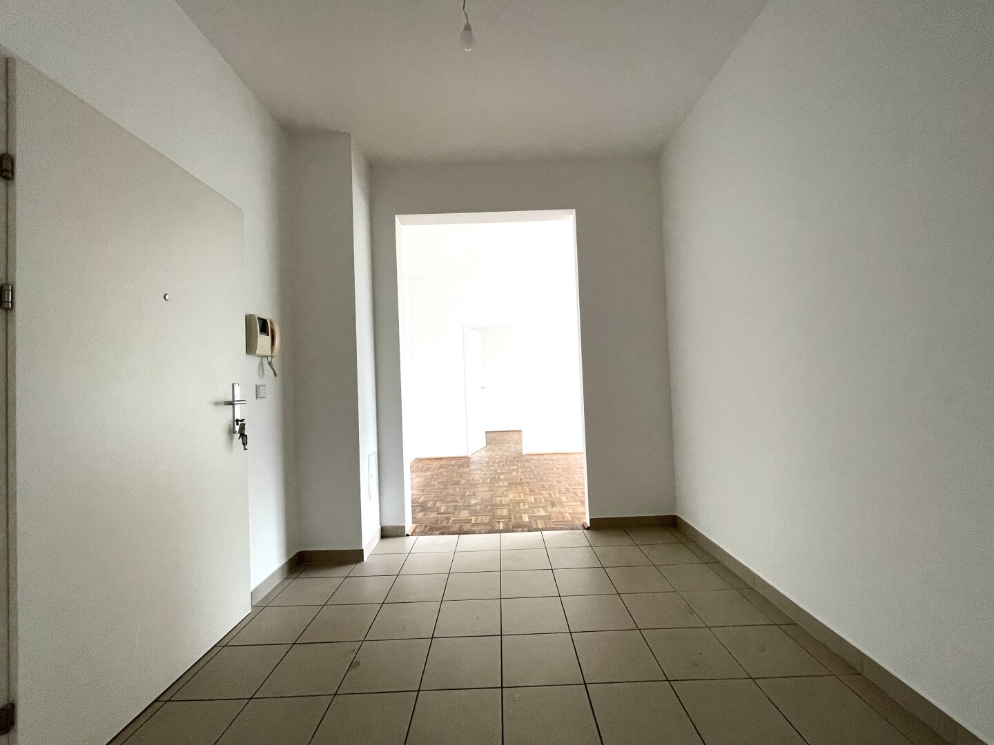 2-Zimmer  mit Loggia Nähe WÄHRINGER STRASSE!