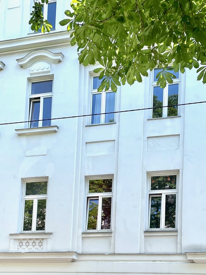 Rohdiamant im Altbau – Wohnung mit viel Charme und Gestaltungsmöglichkeiten