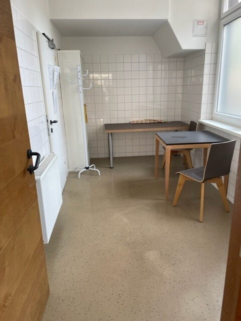 Moderne, neuwertig ausgestattete 269,42 m² Cafeteria in Ärztezentrum!