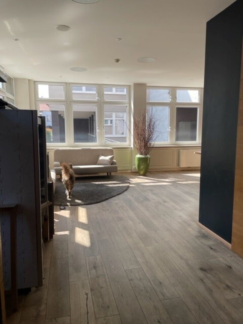 Moderne, neuwertig ausgestattete 269,42 m² Cafeteria in Ärztezentrum!