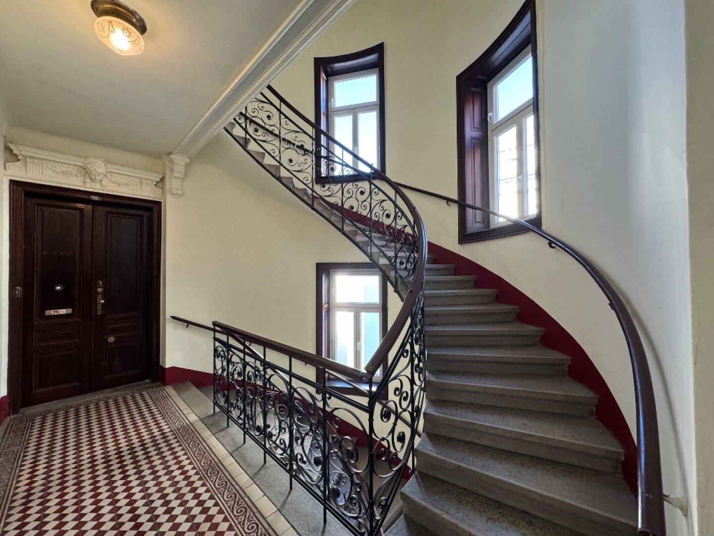 TOPLAGE/Erstbezug/Baubeginn  - Schöne 2 Zimmer Altbauwohnung (Top 11)