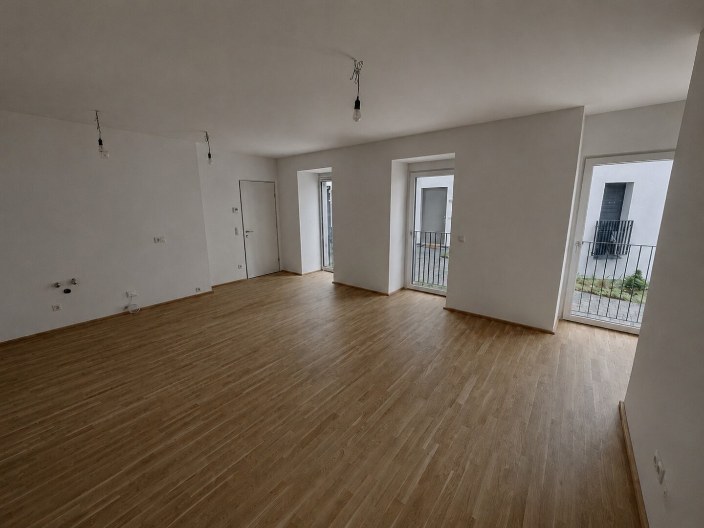 ERSTBEZUG! Schöne 2-Zimmer Wohnung,EG, 56m² mit Fußbodenheizung/-kühlung und U-Bahn Nähe in 1180 Wien!