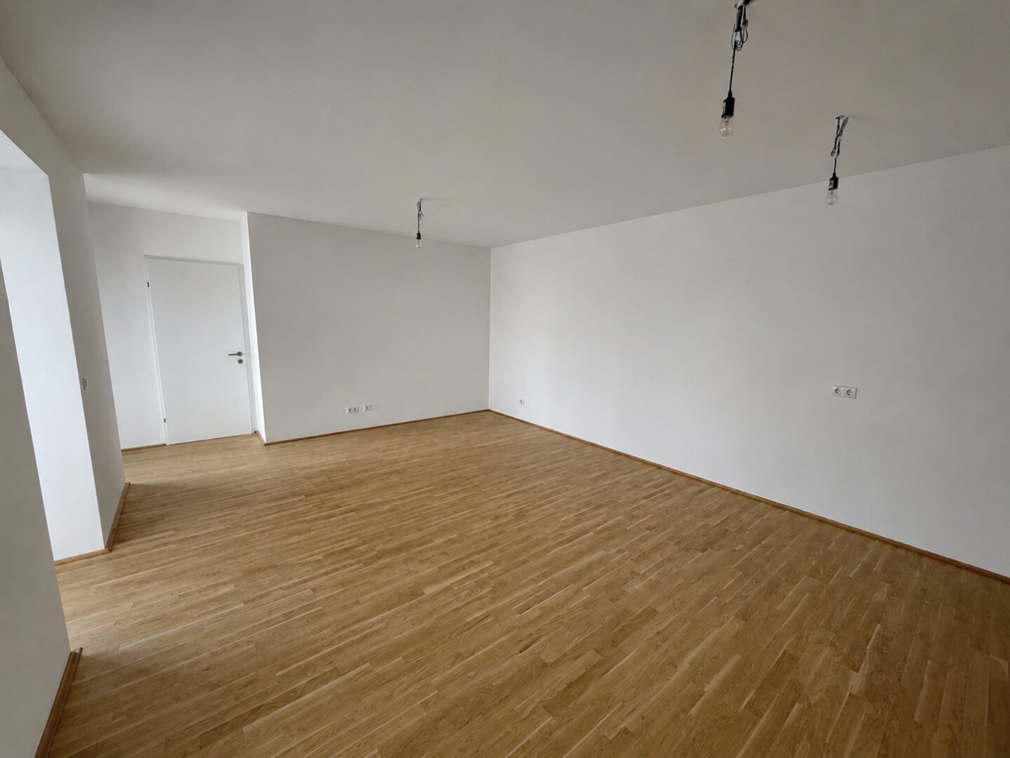 ERSTBEZUG! Schöne 2-Zimmer Wohnung,EG, 56m² mit Fußbodenheizung/-kühlung und U-Bahn Nähe in 1180 Wien!