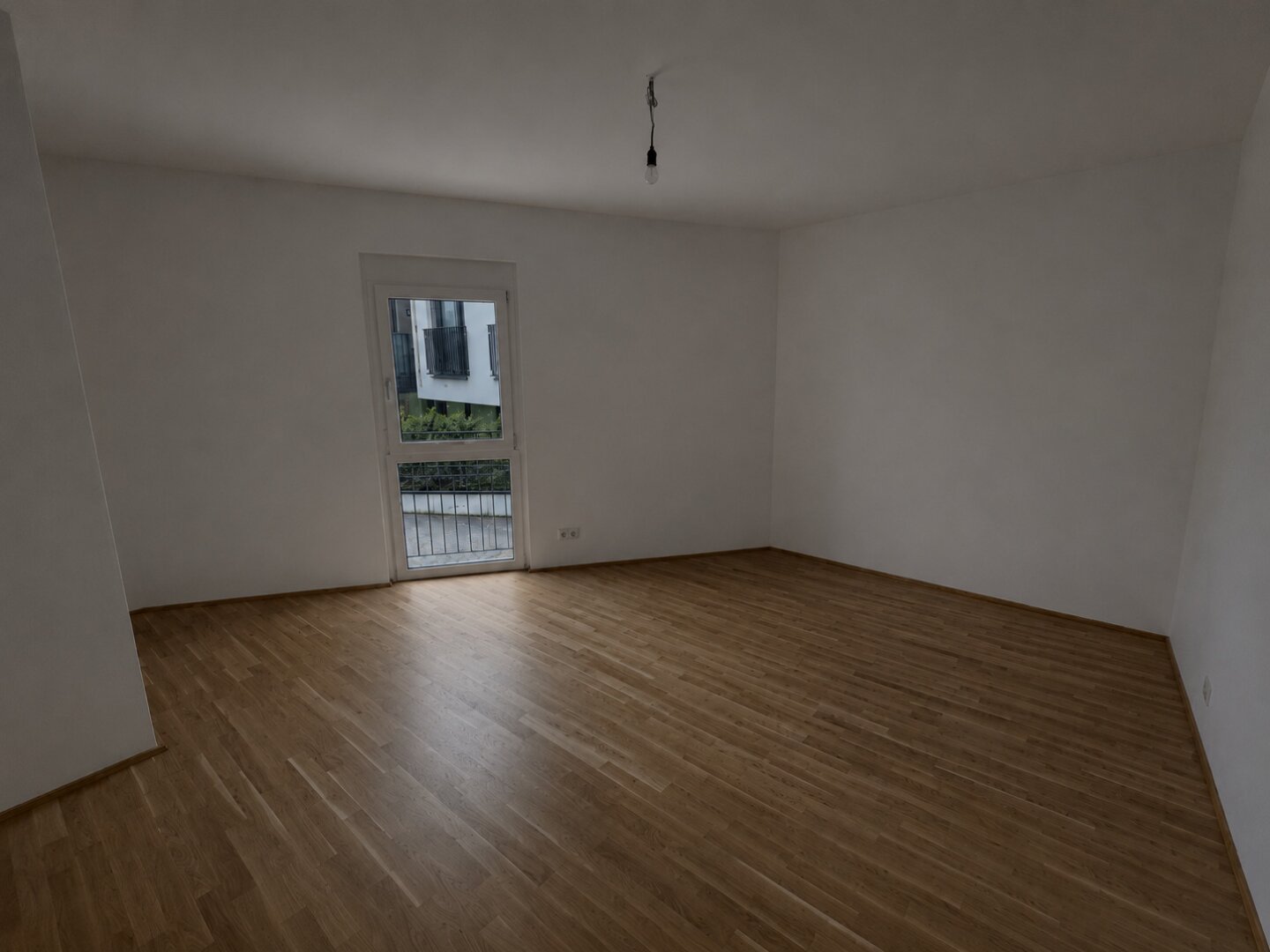 ERSTBEZUG! Schöne 2-Zimmer Wohnung,EG, 56m² mit Fußbodenheizung/-kühlung und U-Bahn Nähe in 1180 Wien!