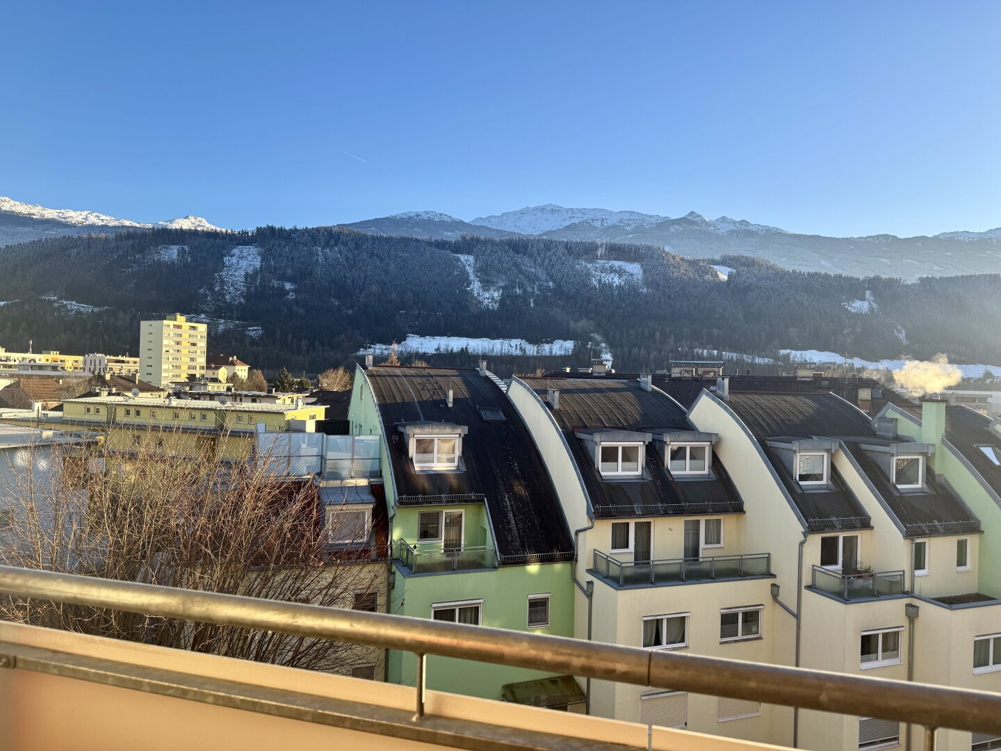 Wunderschöne 3 Zimmerwohnung mit extra Küche, Balkon und Einzelgarage - Nähe Schwimmbad in Hall in Tirol