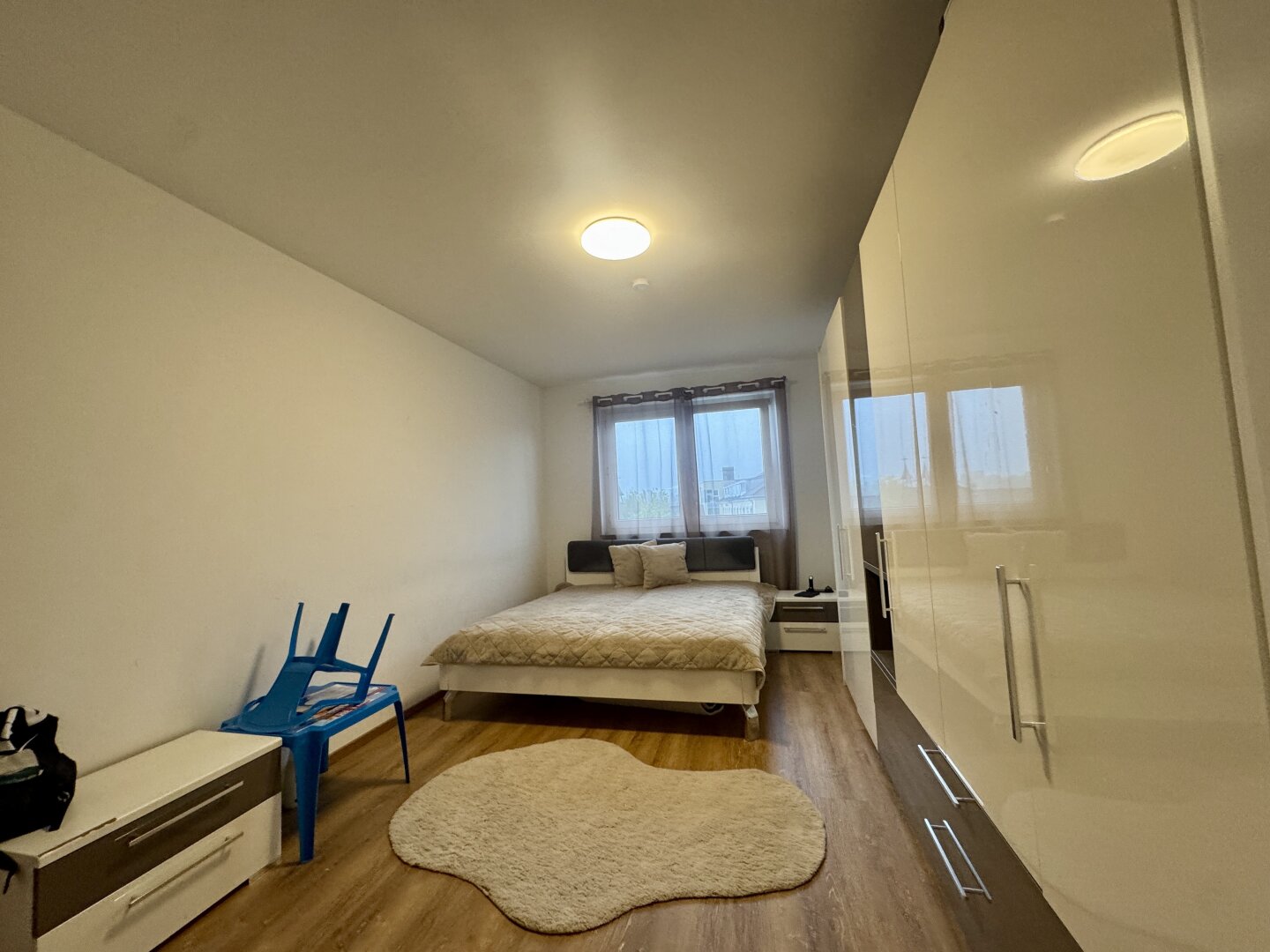 Wunderschöne 3 Zimmerwohnung mit extra Küche, Balkon und Einzelgarage - Nähe Schwimmbad in Hall in Tirol
