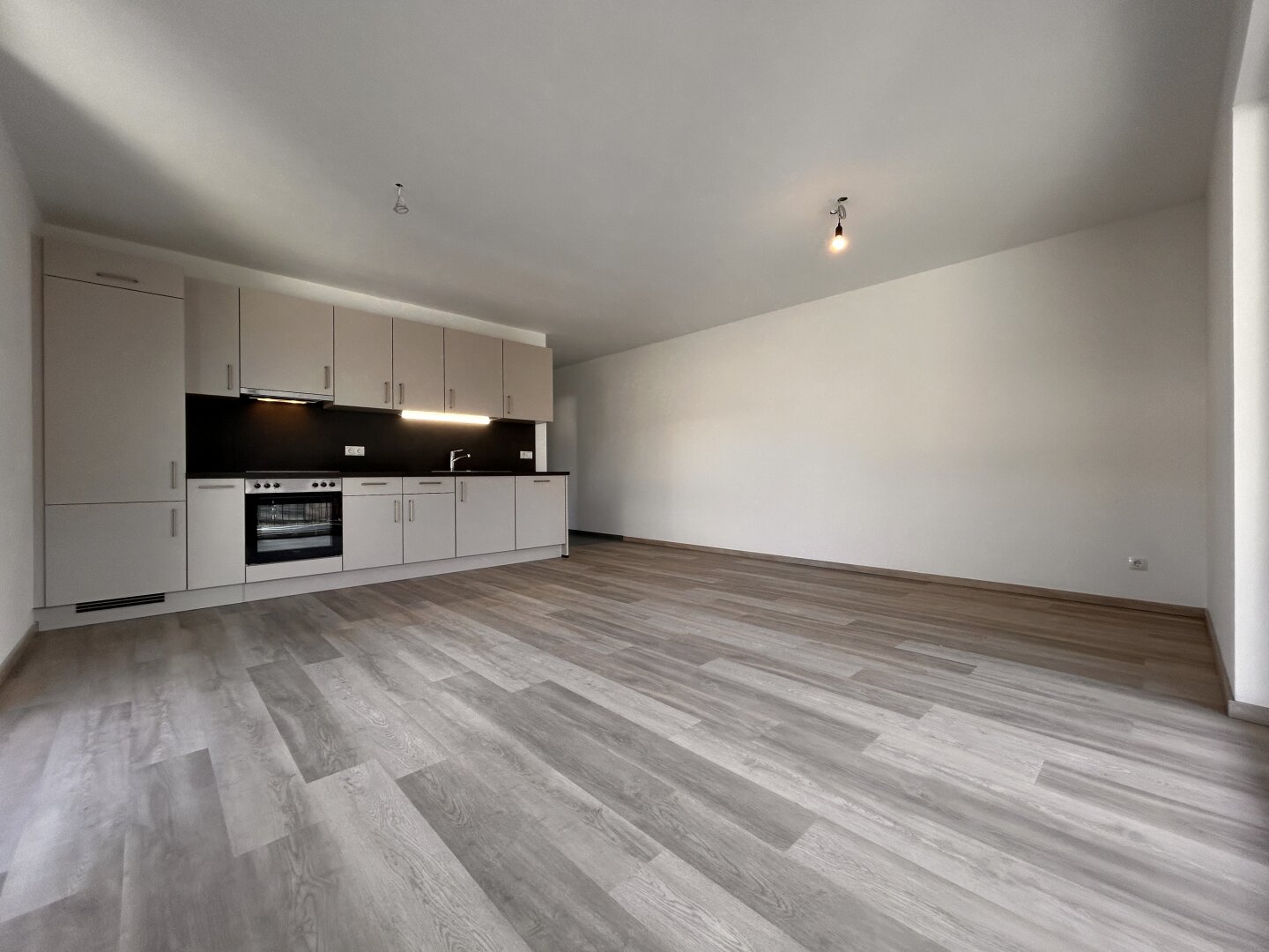 Neuwertige 2-Zimmer Wohnung mit Balkon