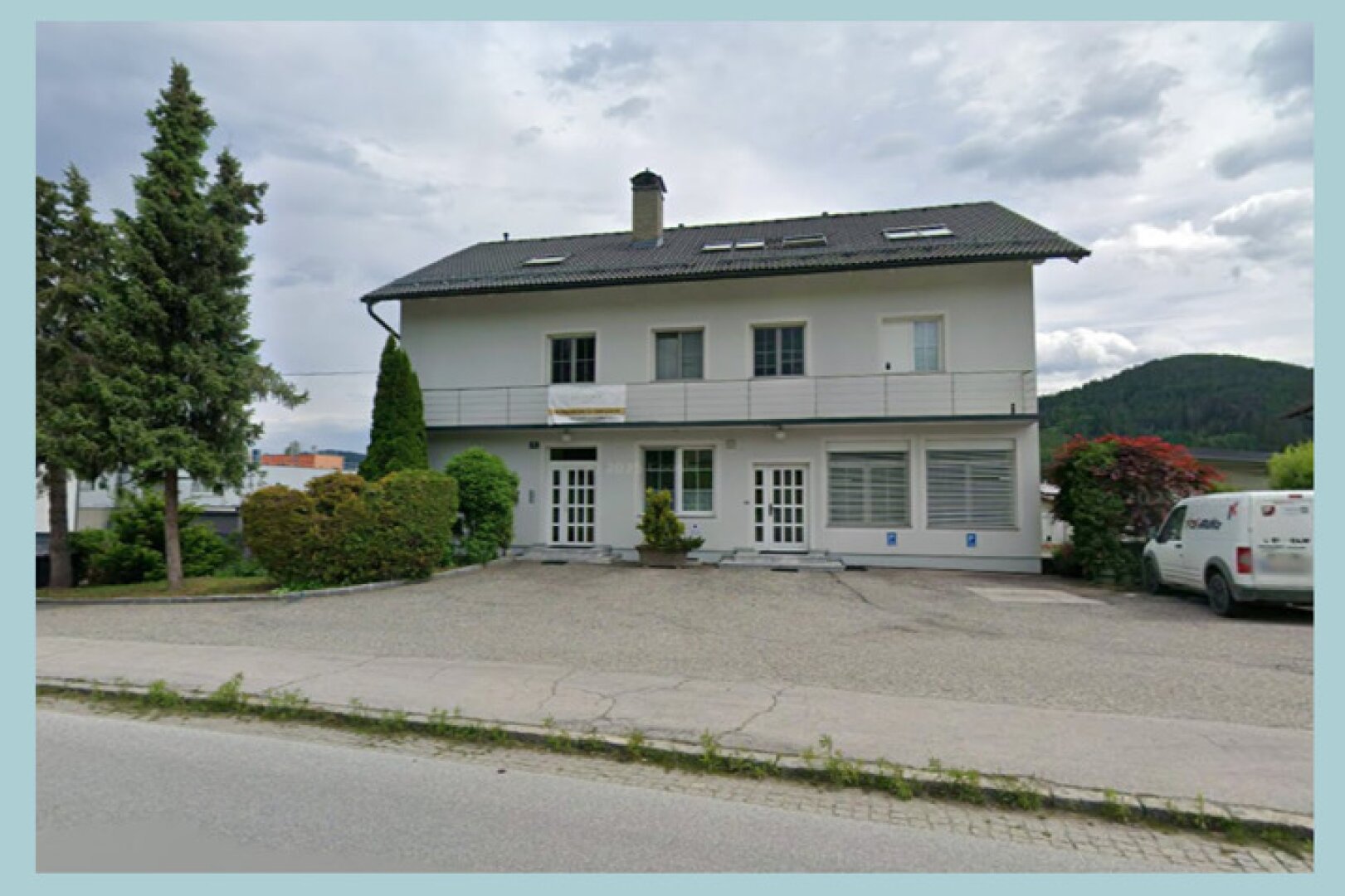 GUT AUFGETEILTE 3 ZIMMER WOHNUNG MIT BALKON