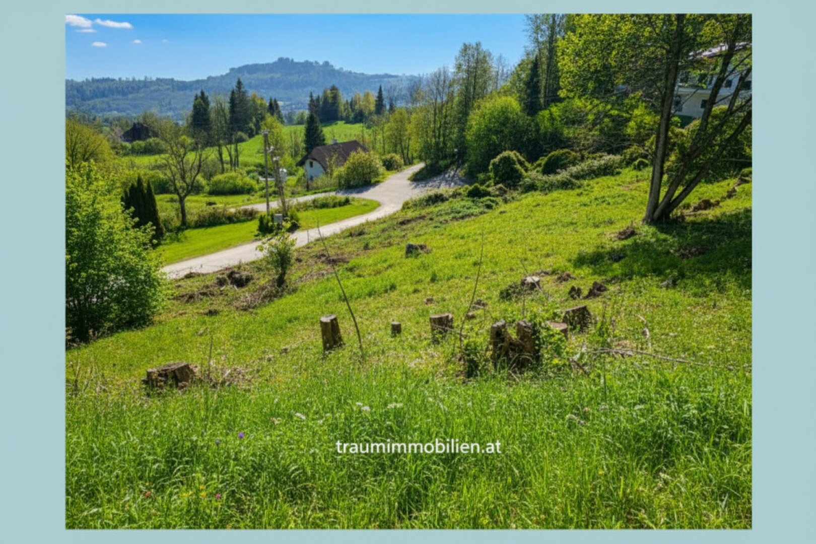 BAUGRUND MIT BERGPANORAMA