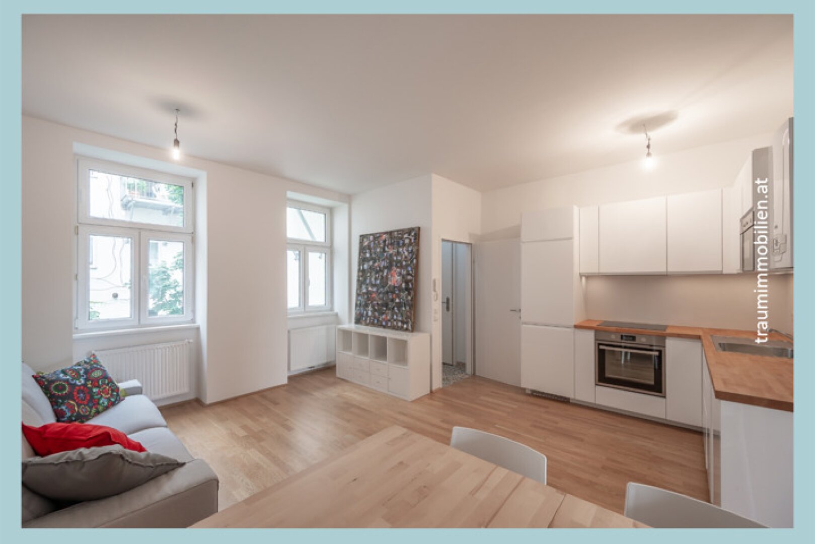 WOHNUNG MIT GRÜNEM INNENHOF