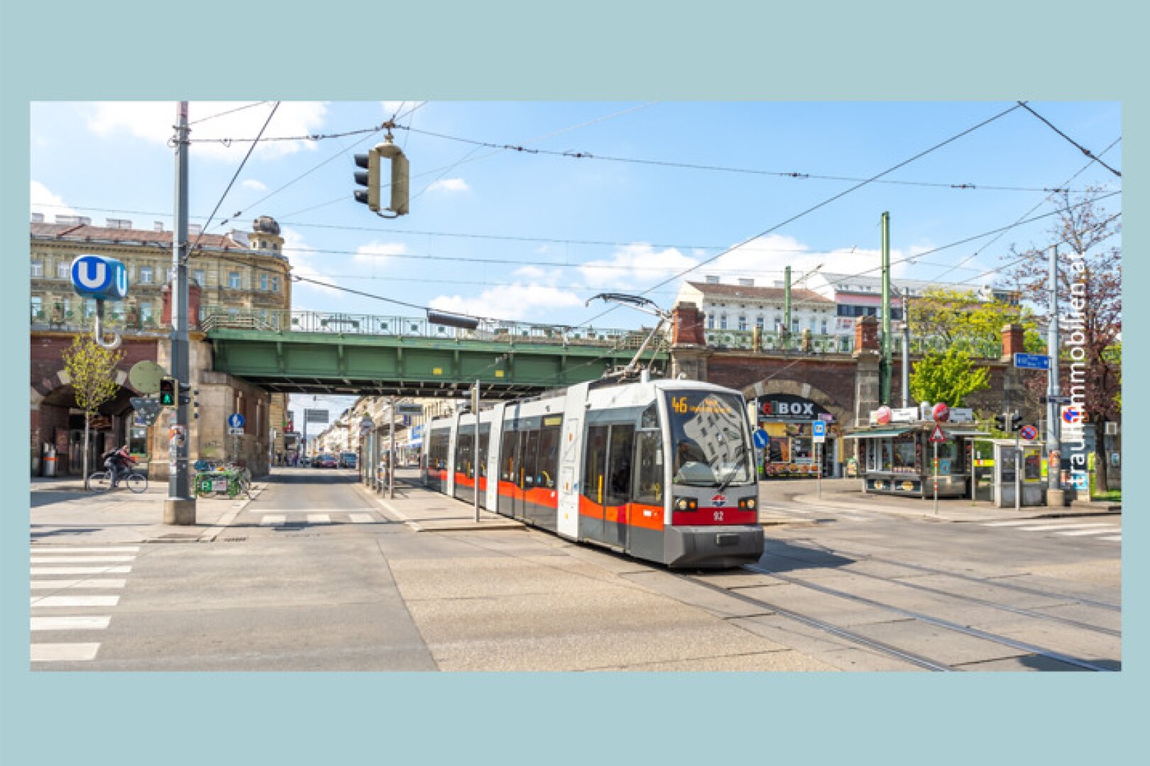 WOHNUNG MIT GRÜNEM INNENHOF