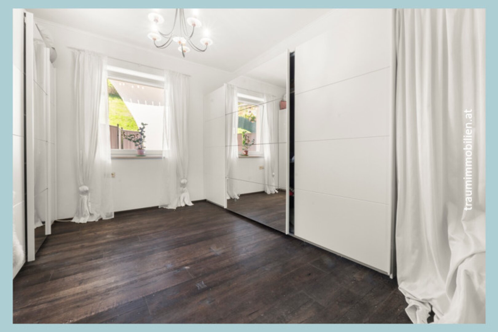 GROßZÜGIGES HAUS IN VELDEN