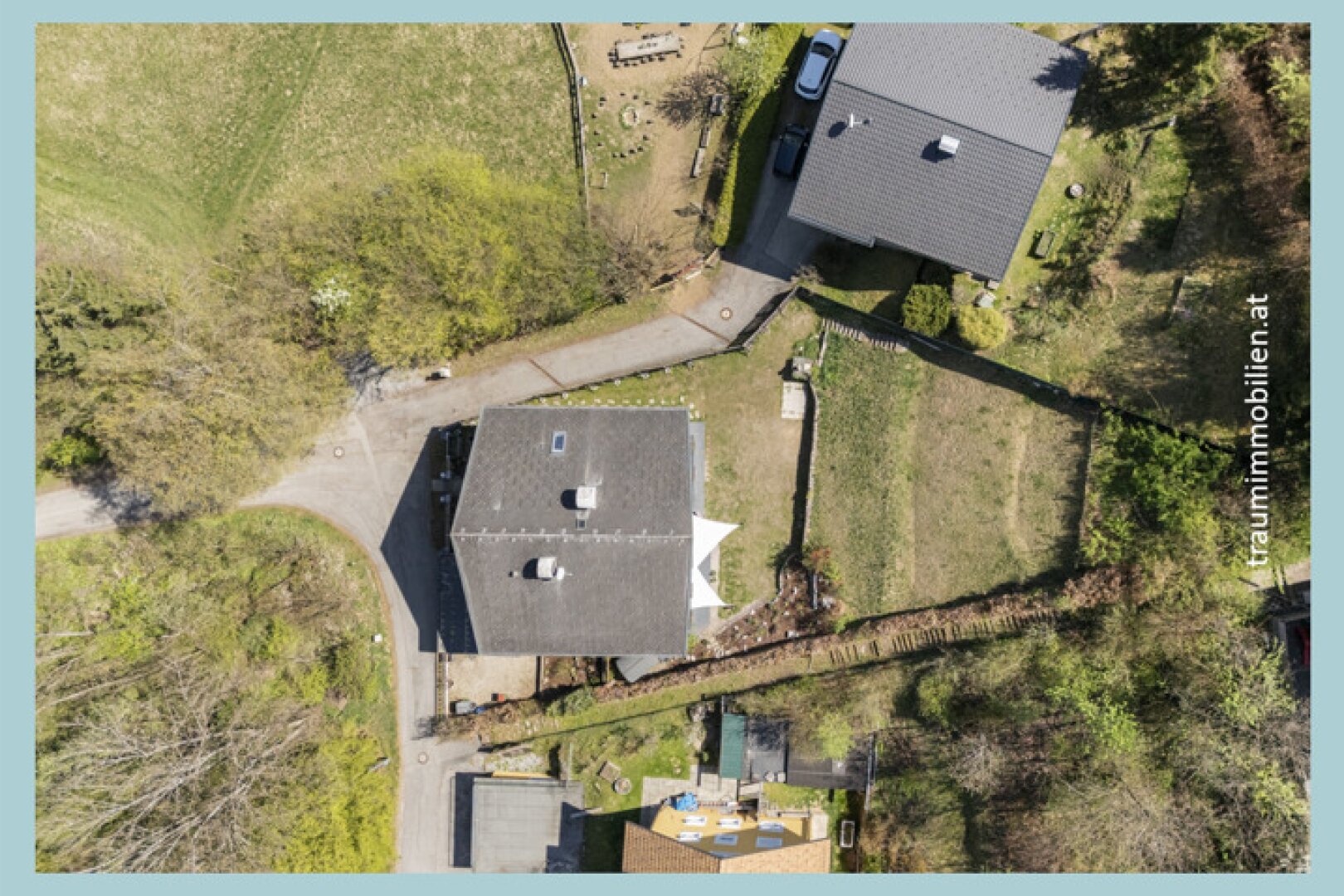 GROßZÜGIGES HAUS IN VELDEN