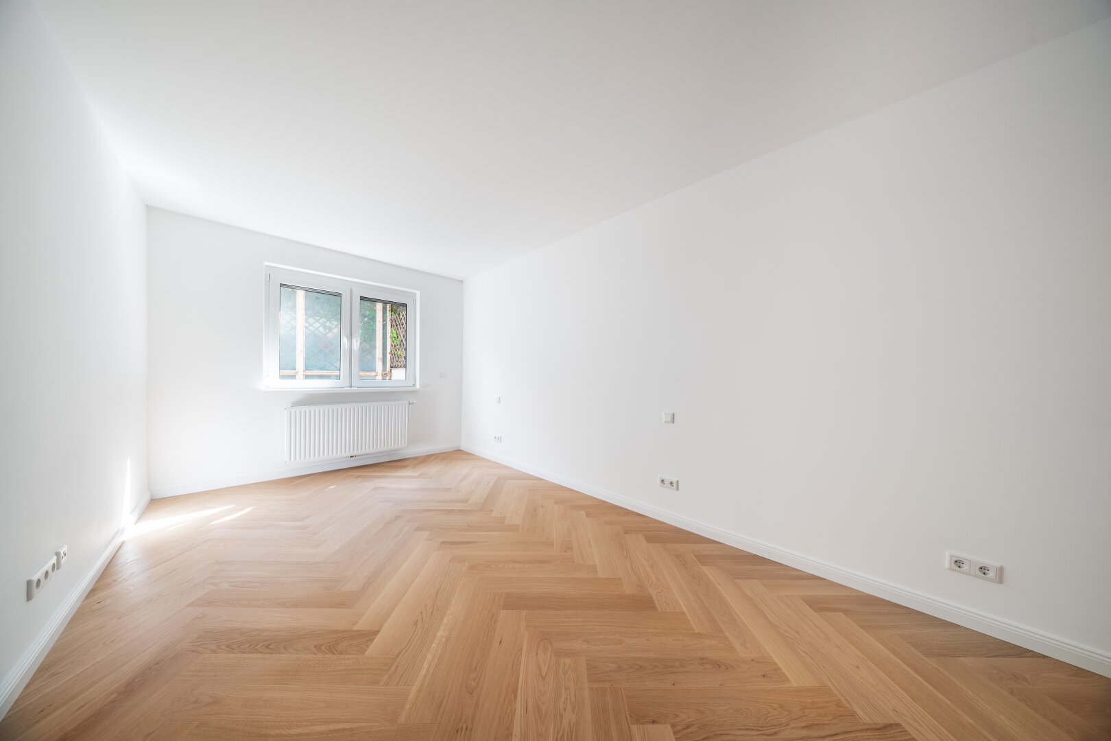 4 Zimmer - Gartenwohnung mit Seltenheitswert in TOP LAGE