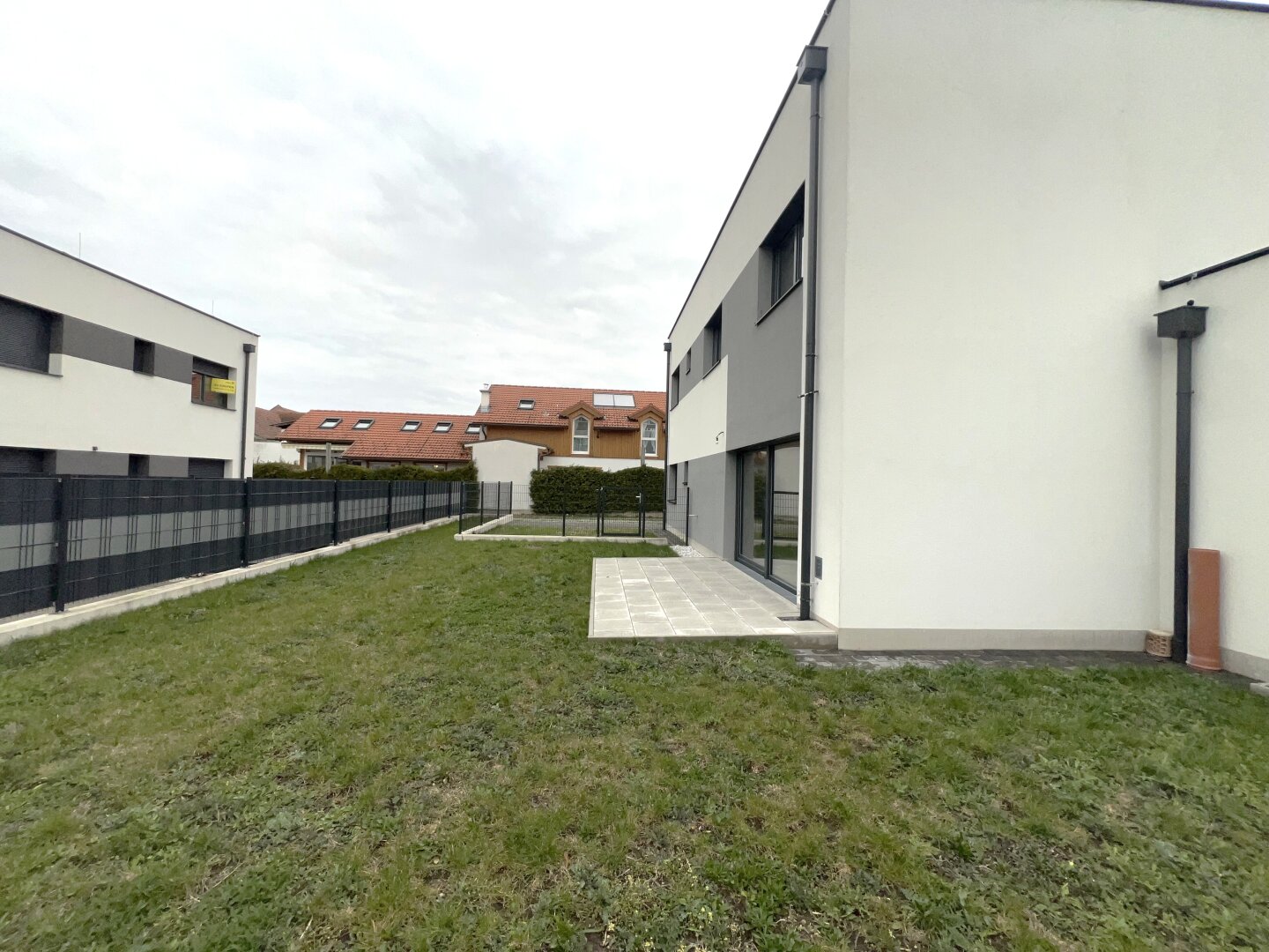 BELAGSFERTIG Moderne und großzügige Doppelhaushälfte!