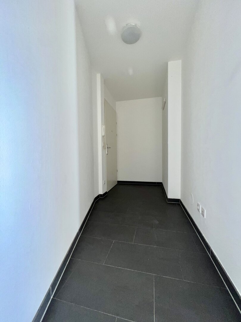 Kandlgasse Dachgeschosswohnung vis a vis U-Bahnlinie Burggasse-Stadthalle!