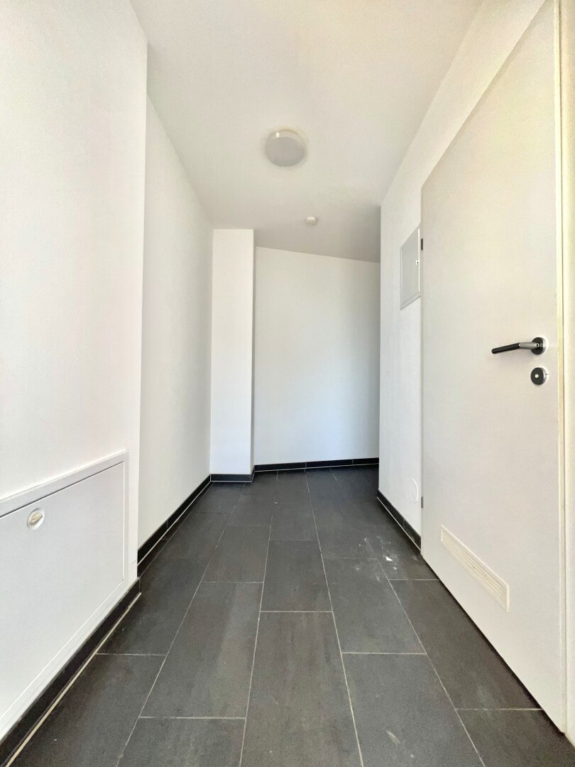 Kandlgasse Dachgeschosswohnung vis a vis U-Bahnlinie Burggasse-Stadthalle!