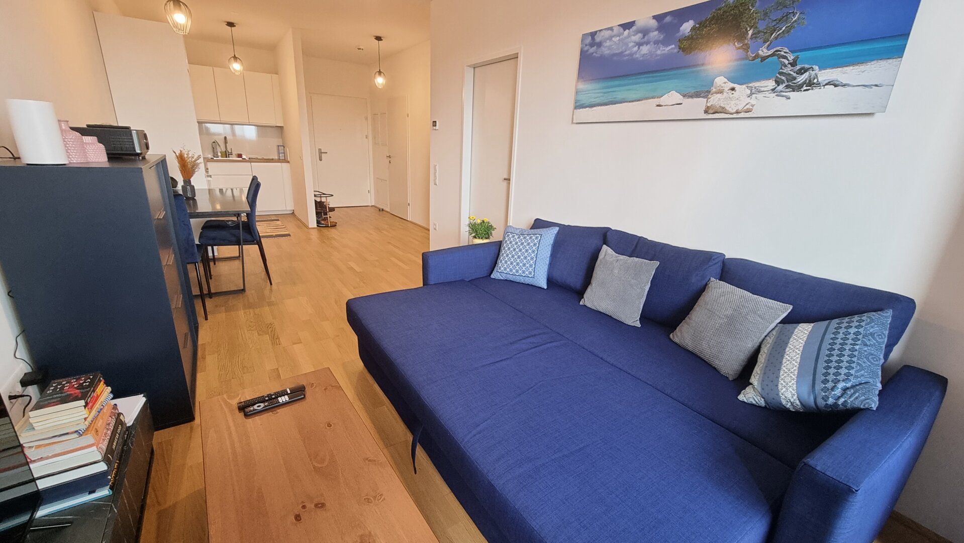 Möblierte 2-Zi-Wohnung Q Tower – 9. OG mit Süd-Balkon (1030)