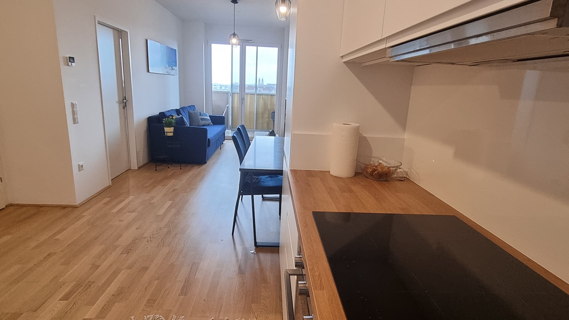 Möblierte 2-Zi-Wohnung Q Tower – 9. OG mit Süd-Balkon (1030)