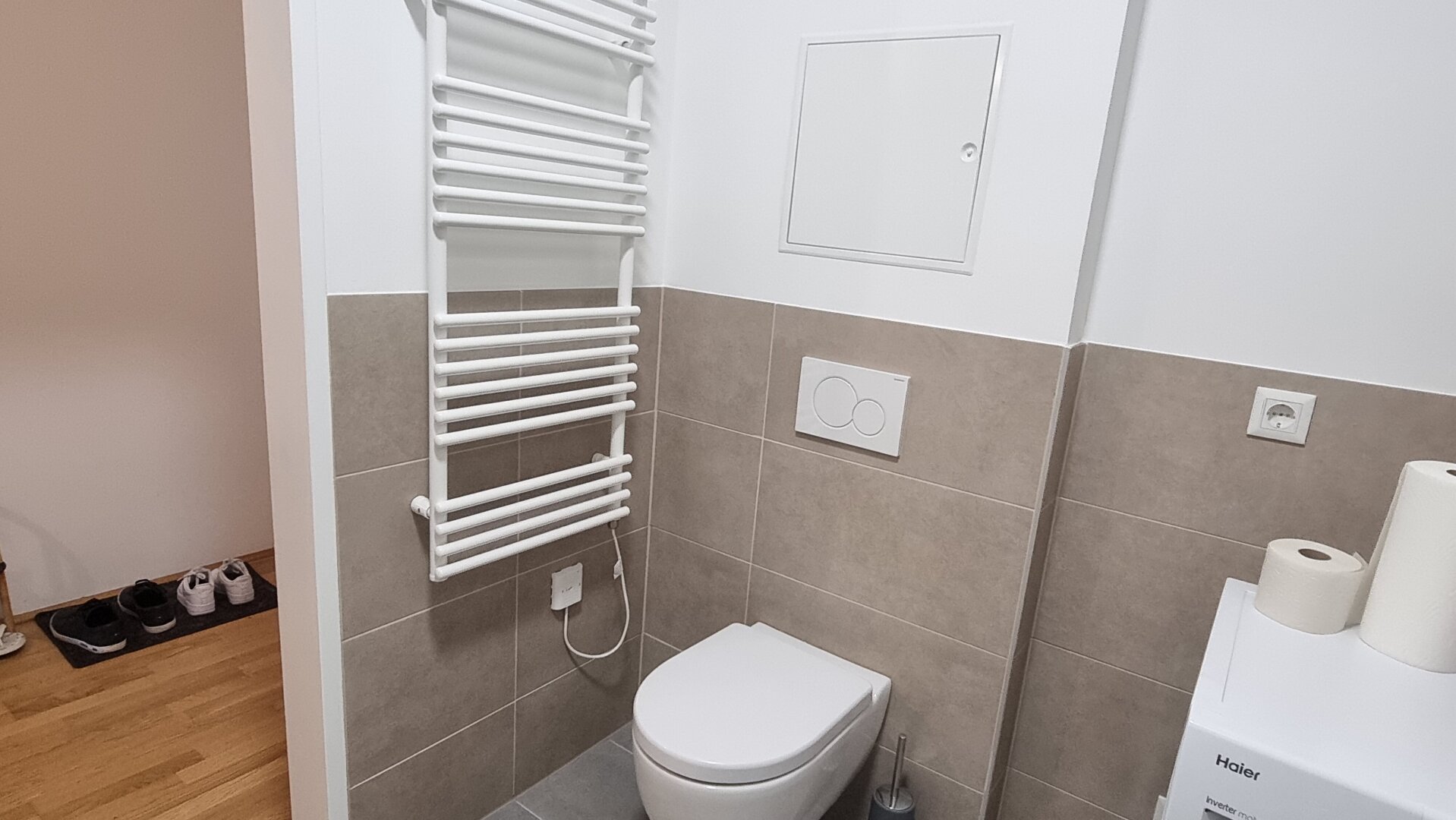 Möblierte 2-Zi-Wohnung Q Tower – 9. OG mit Süd-Balkon (1030)