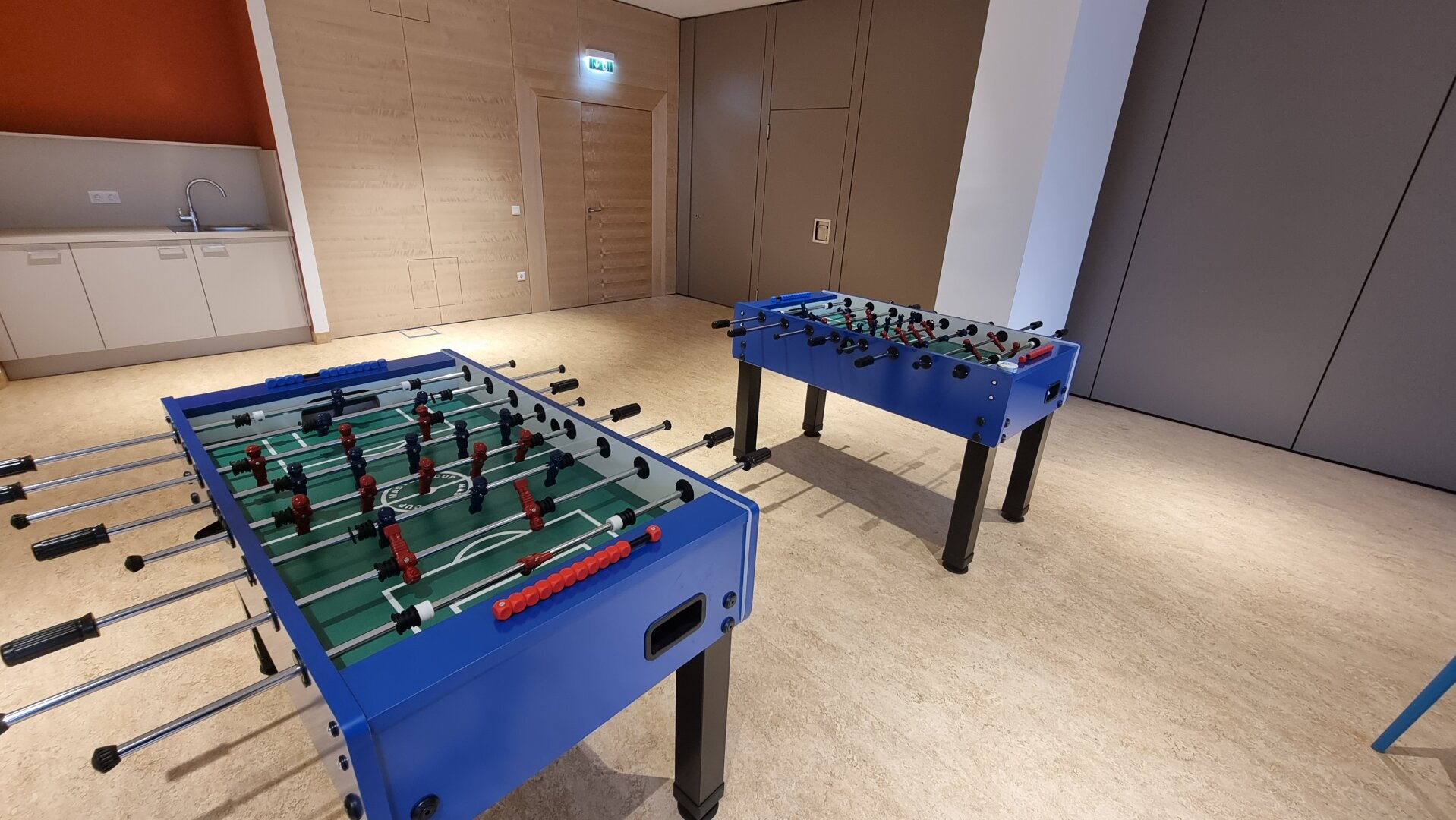 Möblierte 2-Zi-Wohnung Q Tower – 9. OG mit Süd-Balkon (1030)