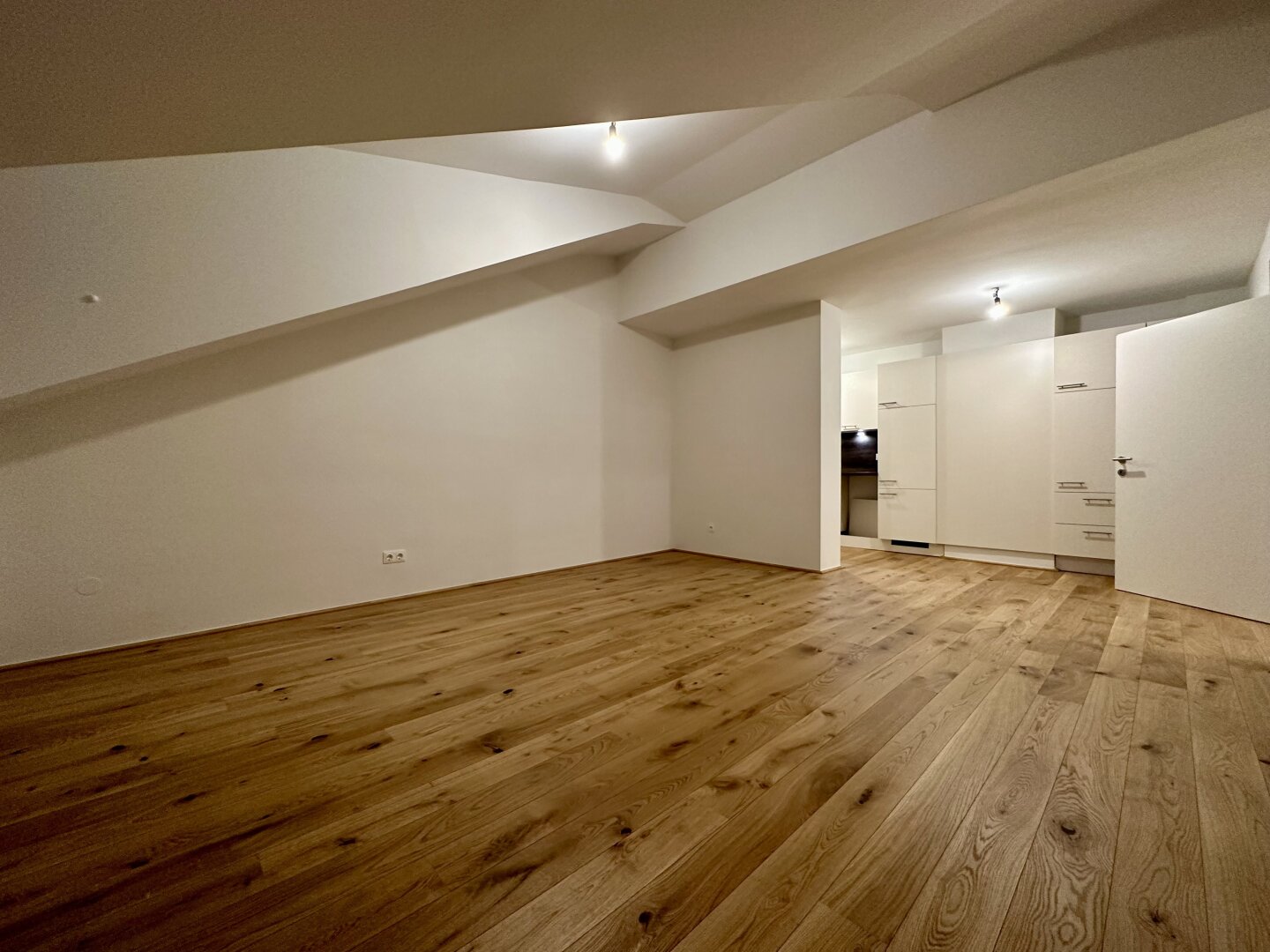 4 Zimmer Wohnung nähe Wasserschloss / TOP Verkehrsanbindung!