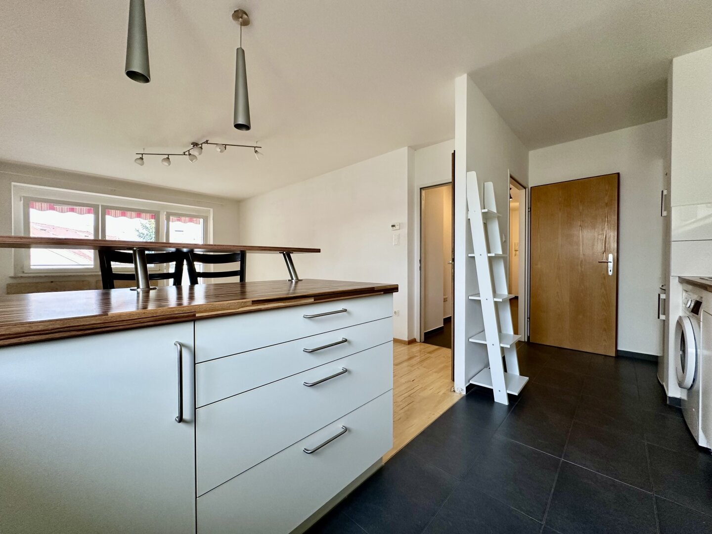 3-Zimmer Wohnung // Dachgeschoss // Mödling // 77,78m² // Loggia!