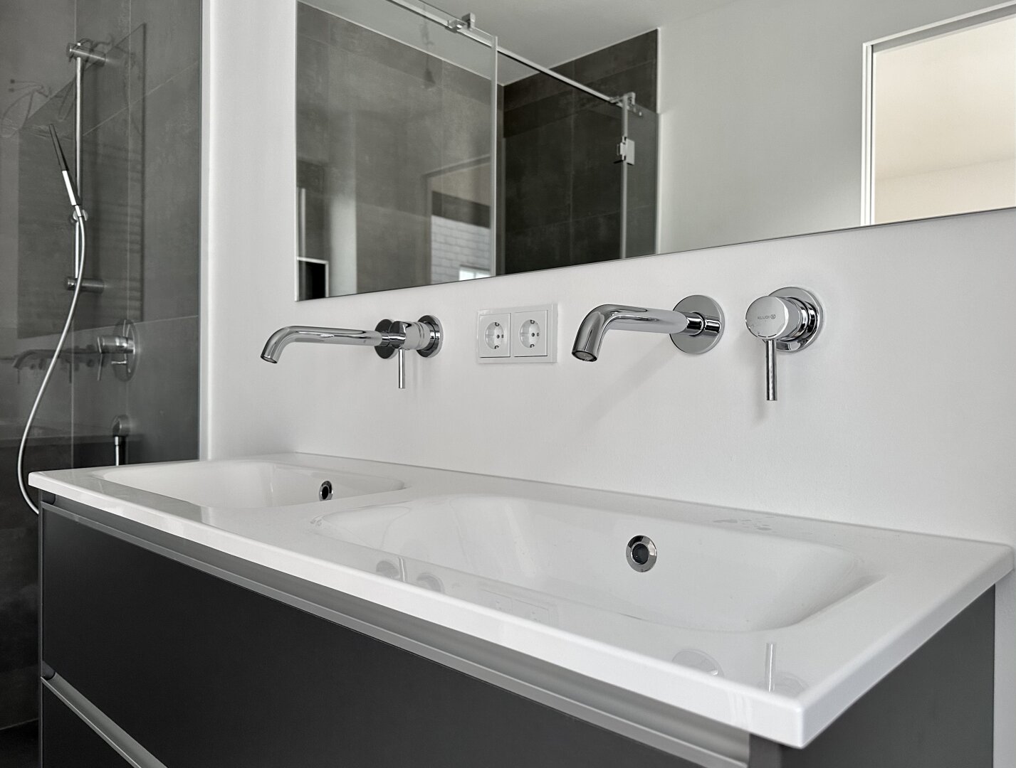 2-Zimmer-Luxuswohnung im Grünen - Dachterrasse - Balkon mit Fernblick - Wärmepumpe!