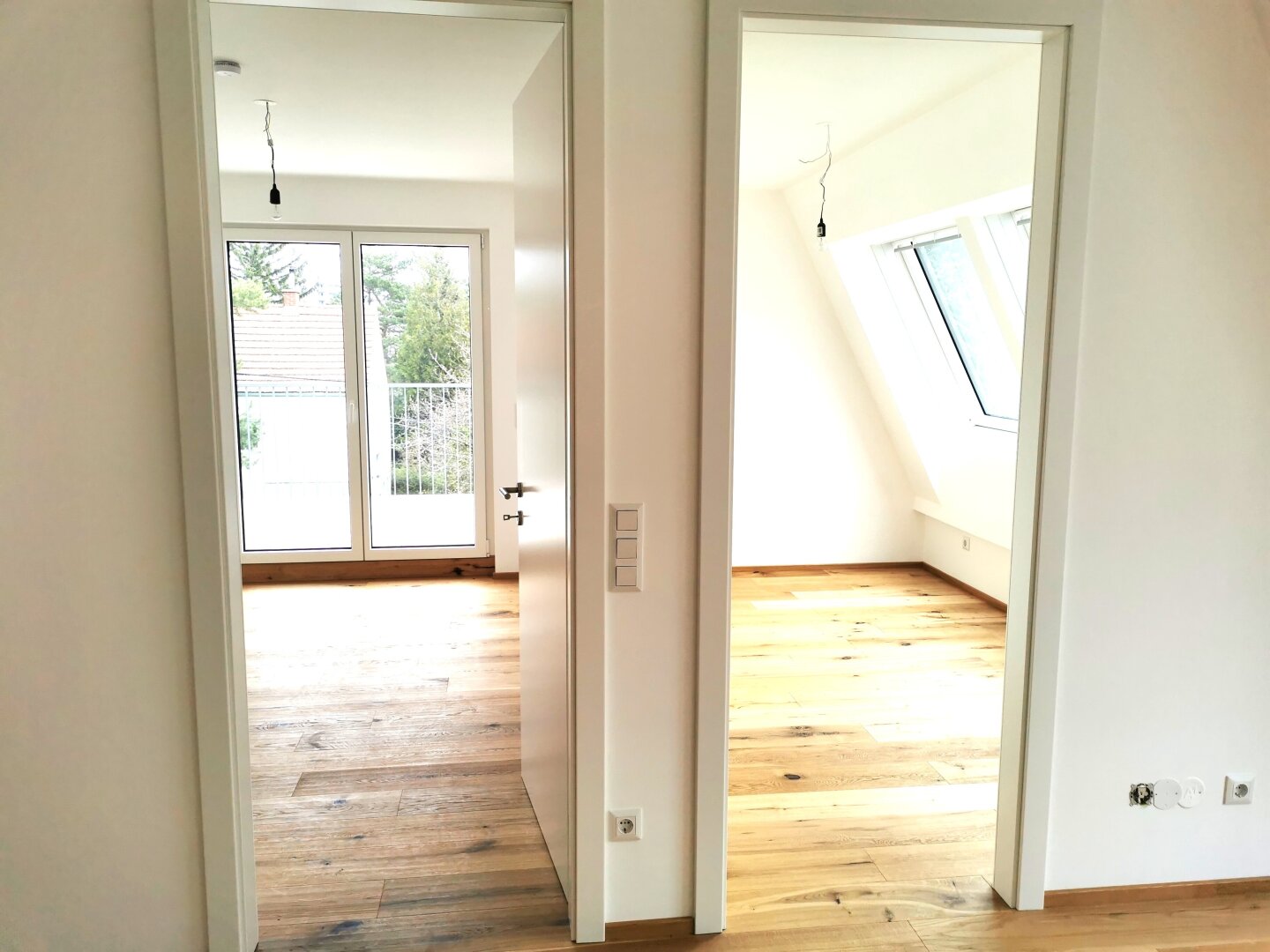 Moderne DG-Terrassenwohnung mit Parkplatz nahe U1(Großfeldsiedlung 5.Min)