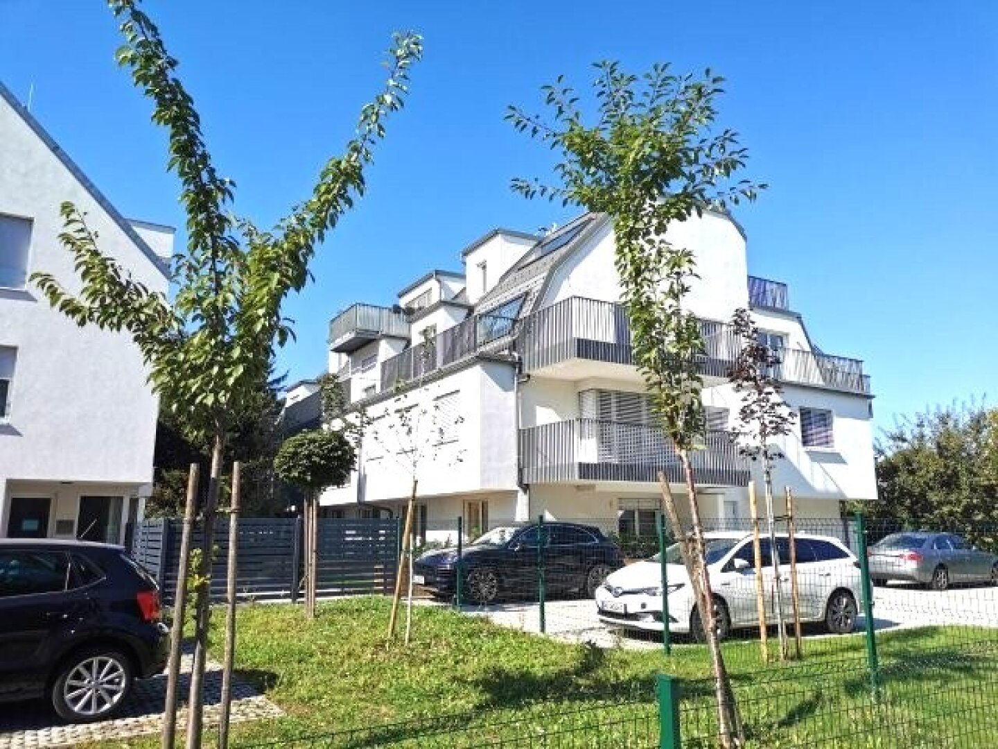 Moderne DG-Terrassenwohnung mit Parkplatz nahe U1(Großfeldsiedlung 5.Min)