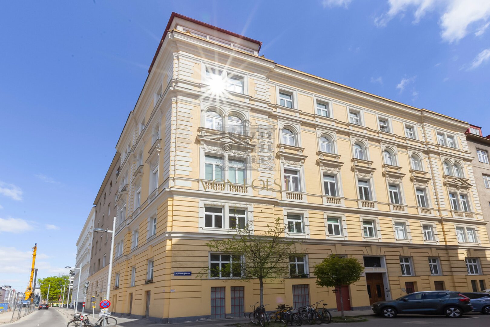 Exklusive ERSTBEZUG ALTBAURESIDENZ im Botschaftsviertels rund um den Stadtpark