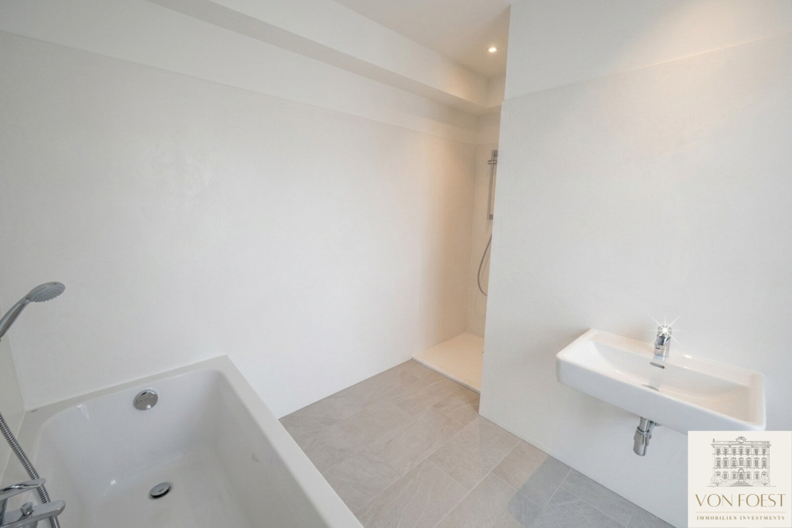 4-Zimmer FAMILIEN-WOHNUNG mit privatem Garten und Sonnen-Terrasse