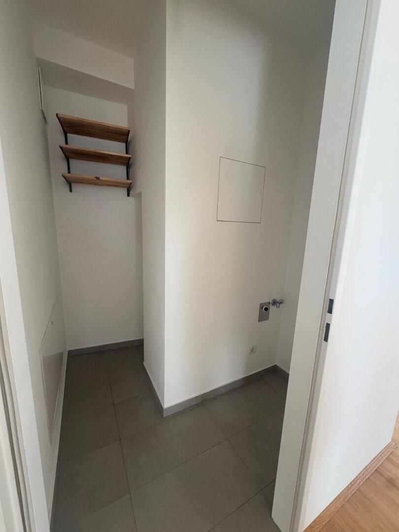 Großzügige Neubau-Wohnung mit privatem Garten und Sonnen-Terrasse