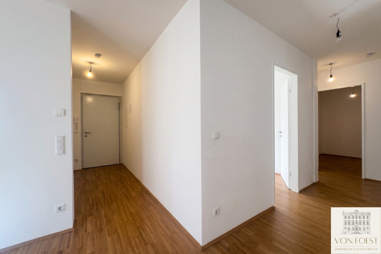 Großzügige Neubau-Wohnung mit privatem Garten und Sonnen-Terrasse