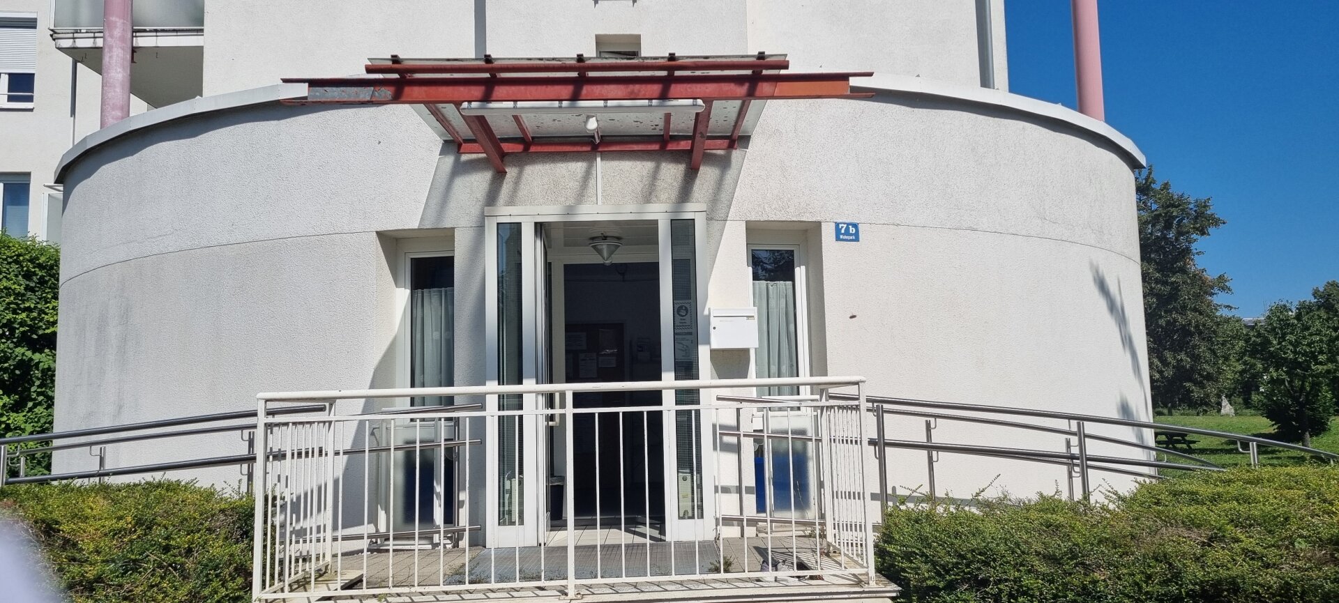 Moderne, helle Ordination-/Büro-/Geschäftsfläche im nachgefragten Wohnpark in Haid – Ansfelden – ab Jänner 2026 verfügbar