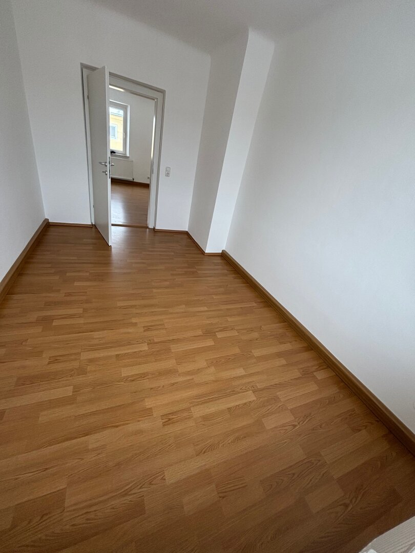 Idyllisches Wohnerlebnis in urbaner Lage steht für Sie bereit! Ruhig und grün gelegen wird Erholung pur geboten - gleichzeitig sorgt die erstklassige Infrastruktur für kurze Wege! Sofort verfügbar!