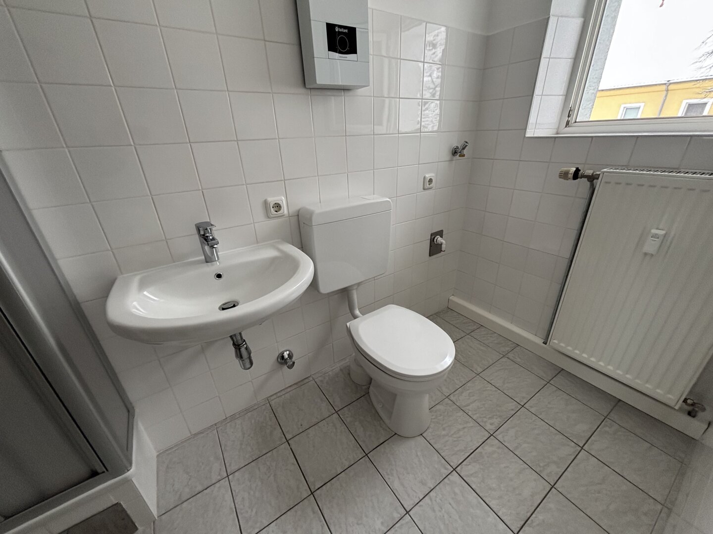 Idyllisches Wohnerlebnis in urbaner Lage steht für Sie bereit! Ruhig und grün gelegen wird Erholung pur geboten - gleichzeitig sorgt die erstklassige Infrastruktur für kurze Wege! Sofort verfügbar!