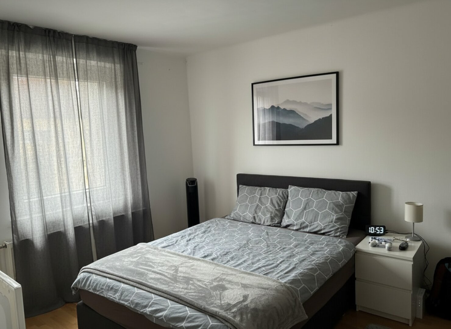 Einrichtungsbeispiel Schlafzimmer KI generiert