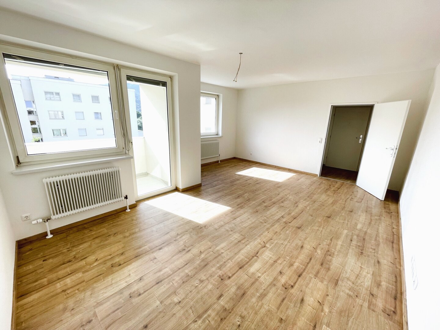 Sanierte, ideal aufgeteilte 3 Raum-Wohnung mit Loggia!