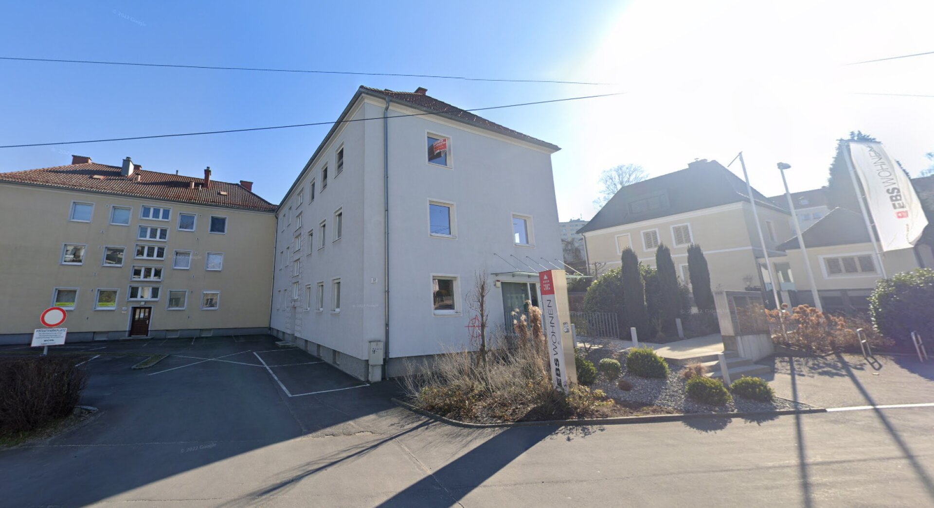FROSCHBERG! (Optional) neue sanierte teilmöblierte rd. 74,40 m² Geschäfts-/Ordinations-/Bürofläche zum sofort Einziehen! Ausreichend Parkmöglichkeiten! 1A Infrastruktur und Erreichbarkeit - nur wenige Minuten vom Linzer Hauptbahnhof!