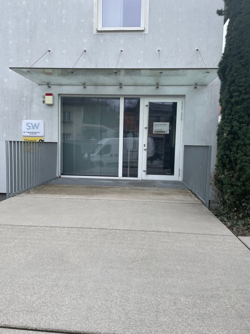 FROSCHBERG! (Optional) neue sanierte teilmöblierte rd. 74,40 m² Geschäfts-/Ordinations-/Bürofläche zum sofort Einziehen! Ausreichend Parkmöglichkeiten! 1A Infrastruktur und Erreichbarkeit - nur wenige Minuten vom Linzer Hauptbahnhof!