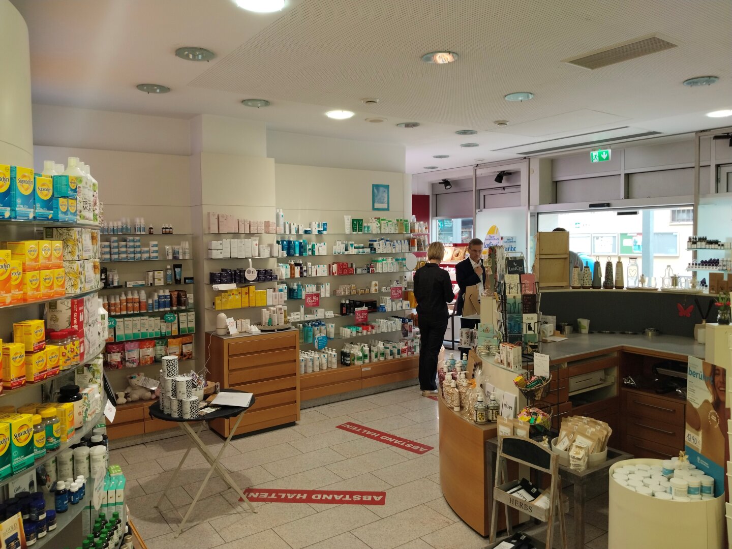 Vielseitig nutzbare (optional vollausgestattete) Geschäfts-/Ordinationsfläche im florierenden Einkaufs-/Vitalzentrum Muldenstraße mieten und von der hohen Kundenfrequenz profitieren! Provisionsfrei!
