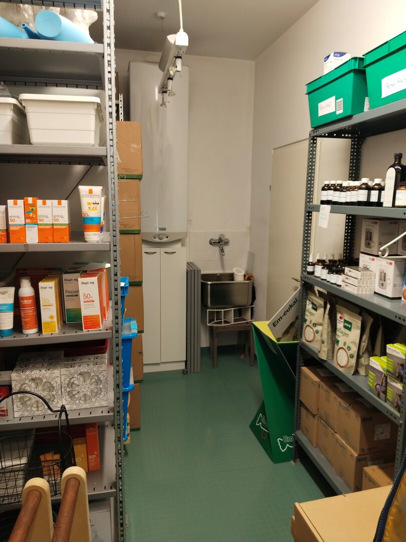 Vielseitig nutzbare (optional vollausgestattete) Geschäfts-/Ordinationsfläche im florierenden Einkaufs-/Vitalzentrum Muldenstraße mieten und von der hohen Kundenfrequenz profitieren! Provisionsfrei!