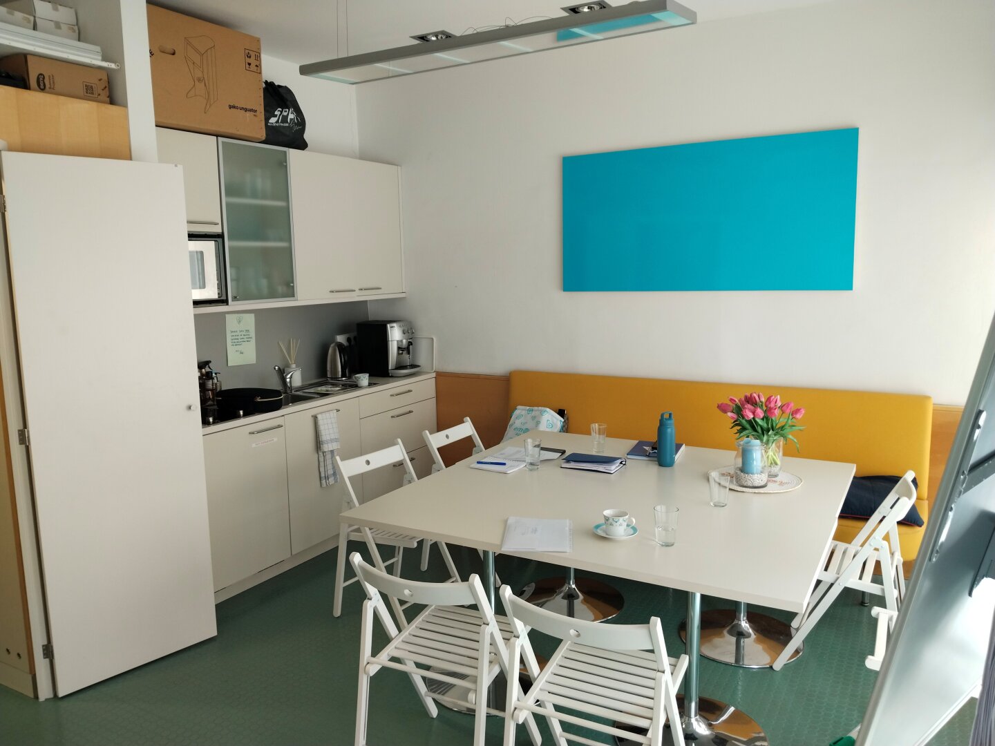 Vielseitig nutzbare (optional vollausgestattete) Geschäfts-/Ordinationsfläche im florierenden Einkaufs-/Vitalzentrum Muldenstraße mieten und von der hohen Kundenfrequenz profitieren! Provisionsfrei!
