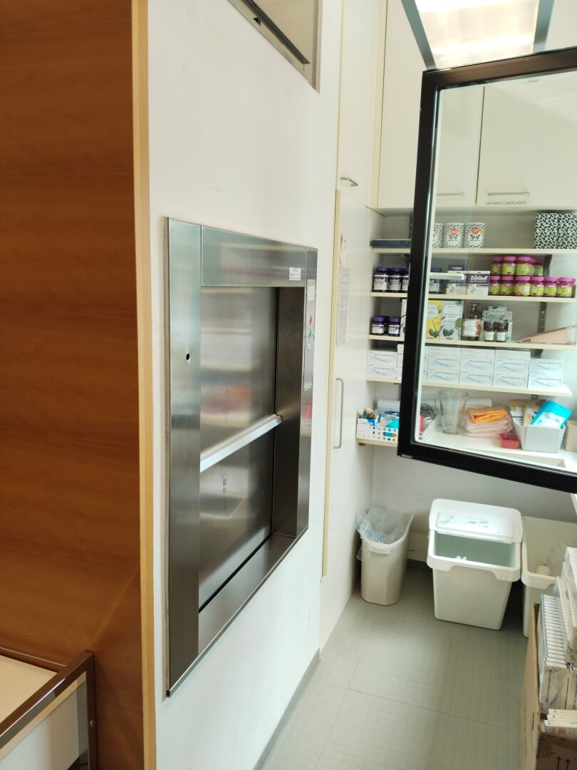 Vielseitig nutzbare (optional vollausgestattete) Geschäfts-/Ordinationsfläche im florierenden Einkaufs-/Vitalzentrum Muldenstraße mieten und von der hohen Kundenfrequenz profitieren! Provisionsfrei!