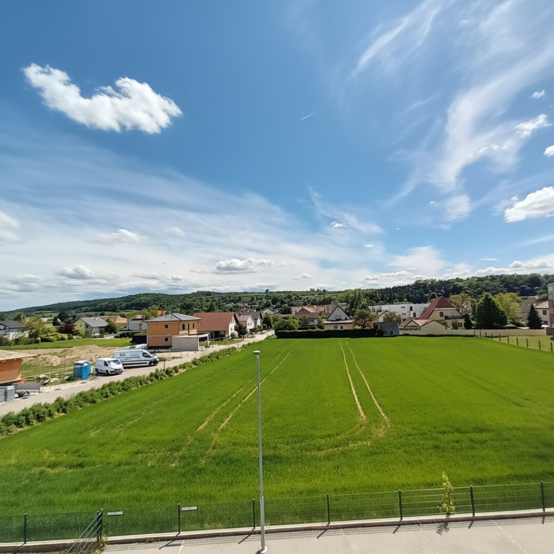 Helle 2-Zimmer-Wohnung mit sonnigem Südbalkon und traumhaftem Weitblick