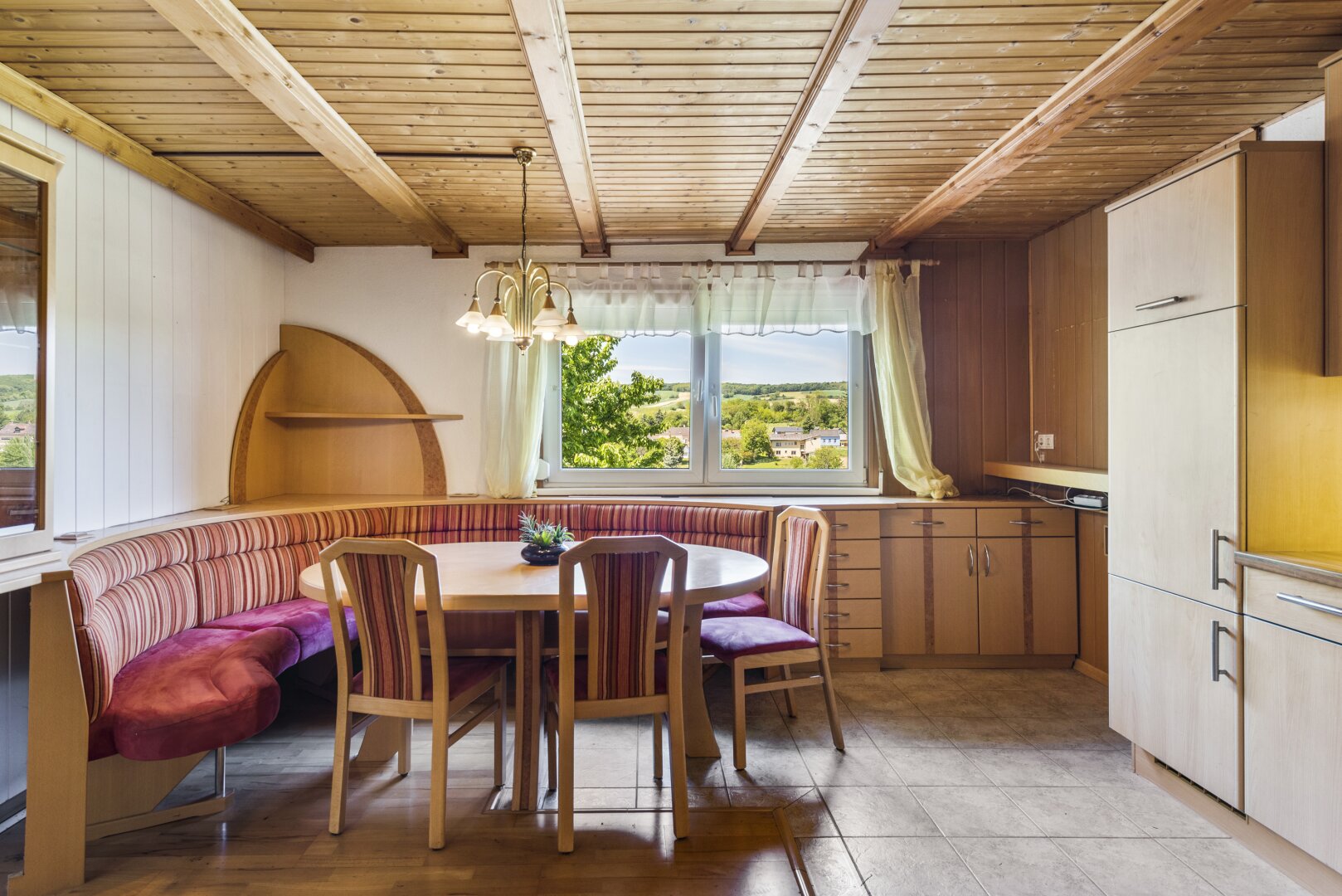 TRAUMHAFTE AUSSICHT mit unverbaubarer FERNSICHT - SÜD-WESTHANG - mit ALTBESTAND - GERINGE SANIERUNGSARBEITEN!!!