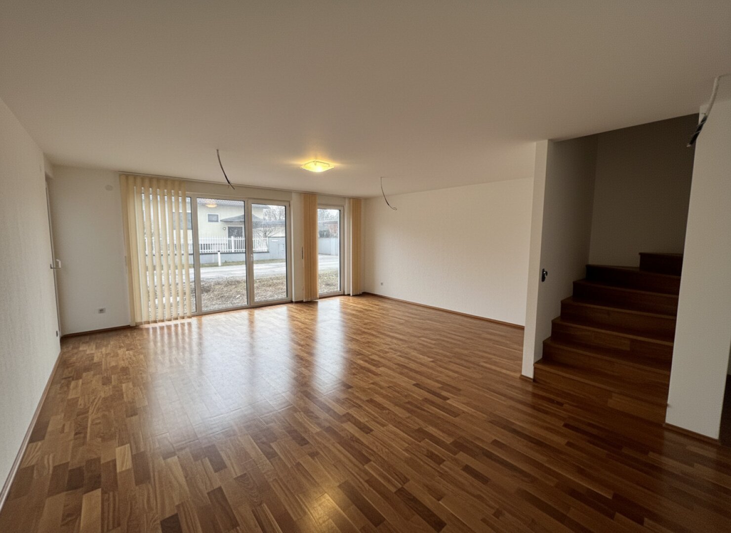 Erstbezug Doppelhaushälfte in Ebenfurth – 4 Zimmer, Garten, Terrasse, Parkplätze inklusive!